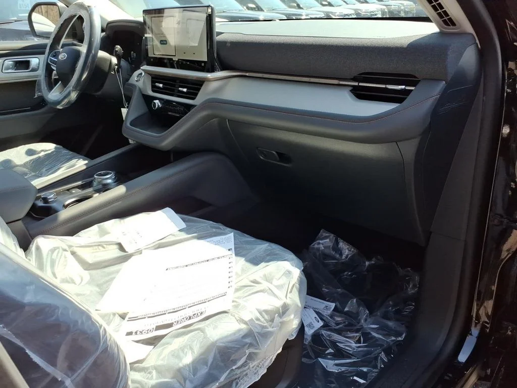 New 2026 Agate Black Metallic Ford Active image 9