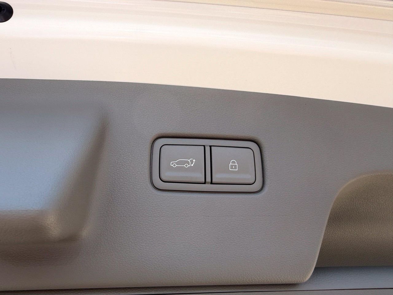New 2026 White Hyundai SEL Premium image 48