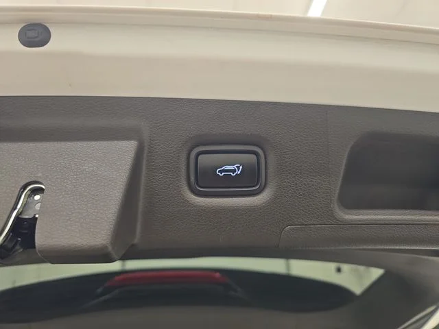 Used 2022 Quartz White Hyundai Blue image 17