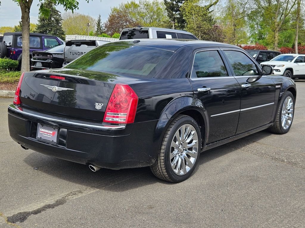 Used 2009 Brilliant Black Chrysler Hemi image 7
