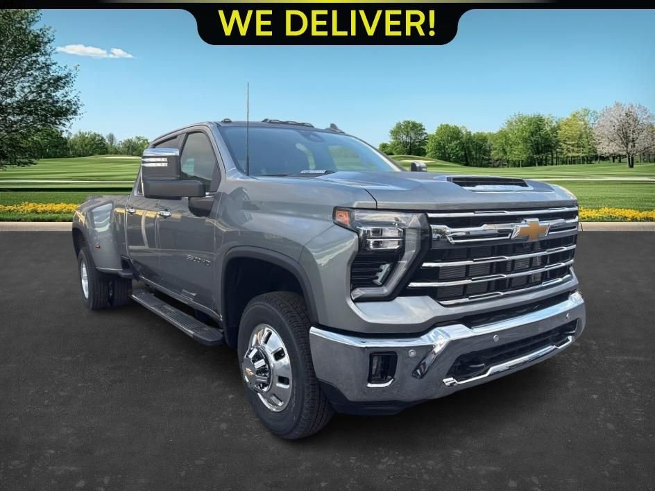 2026 Chevrolet Silverado 3500HD LTZ photo 3