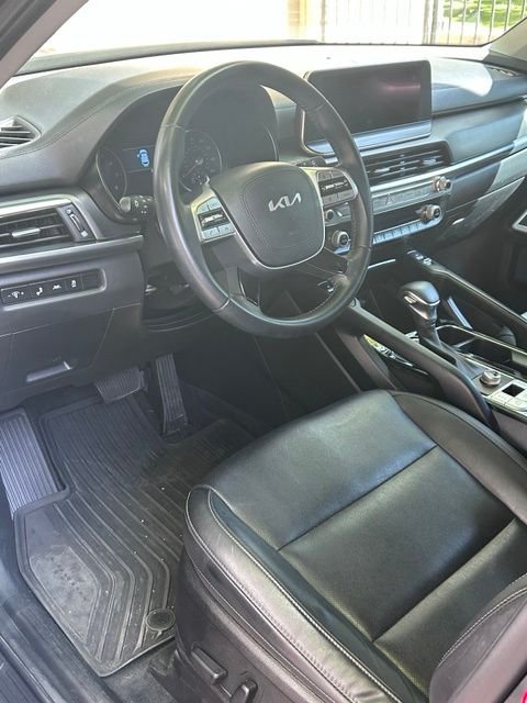 Used 2022 Black Kia S image 6