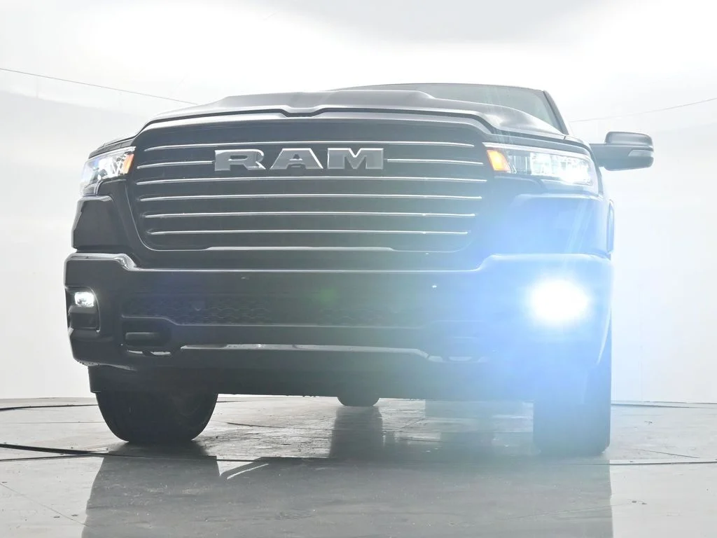 New 2026 Diamond Black Crystal Pearl-Coat Exterior Paint RAM Laramie image 33