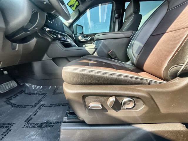 Used 2024 White GMC Denali image 12
