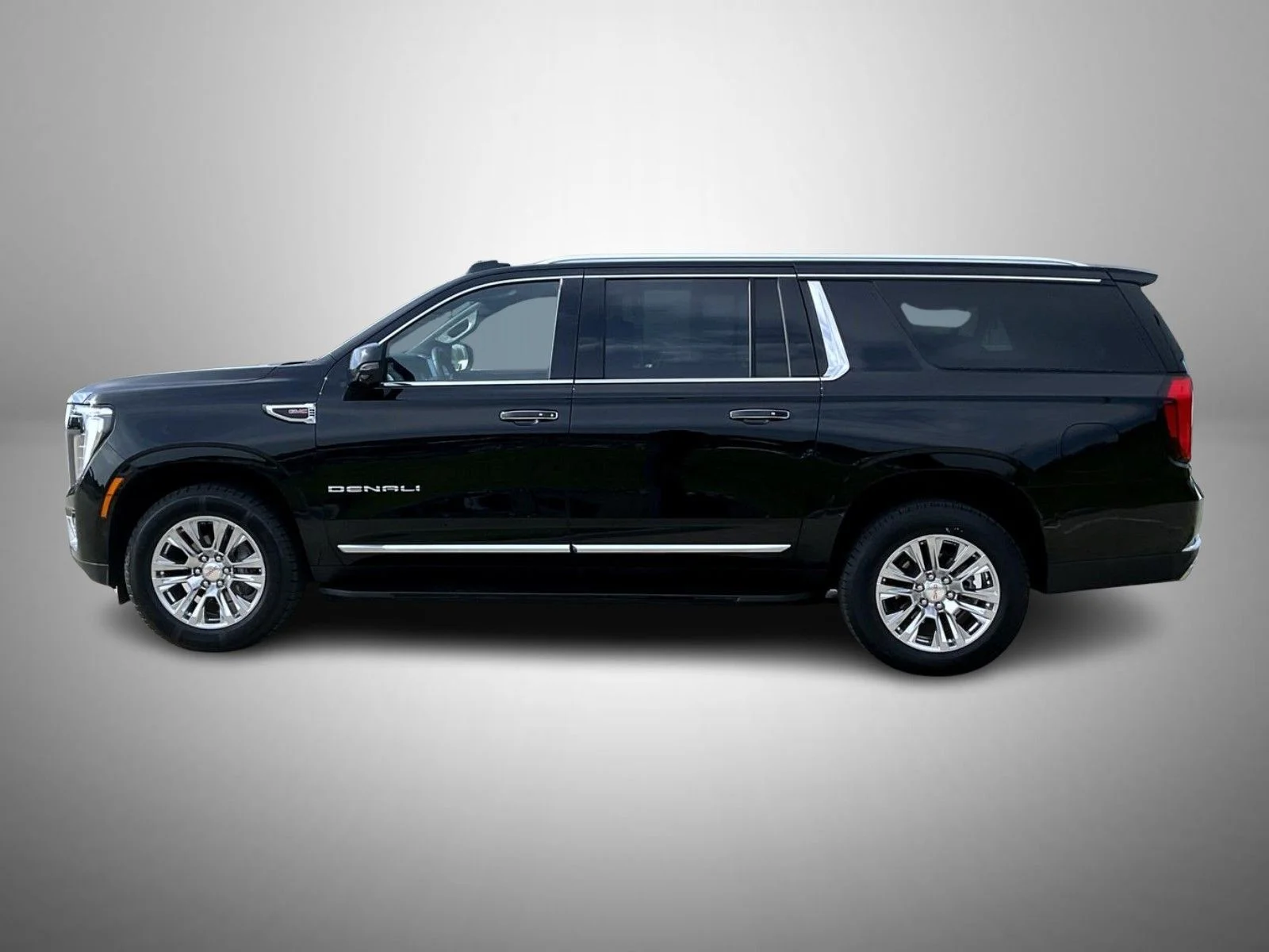 Used 2025 Black GMC Denali image 8