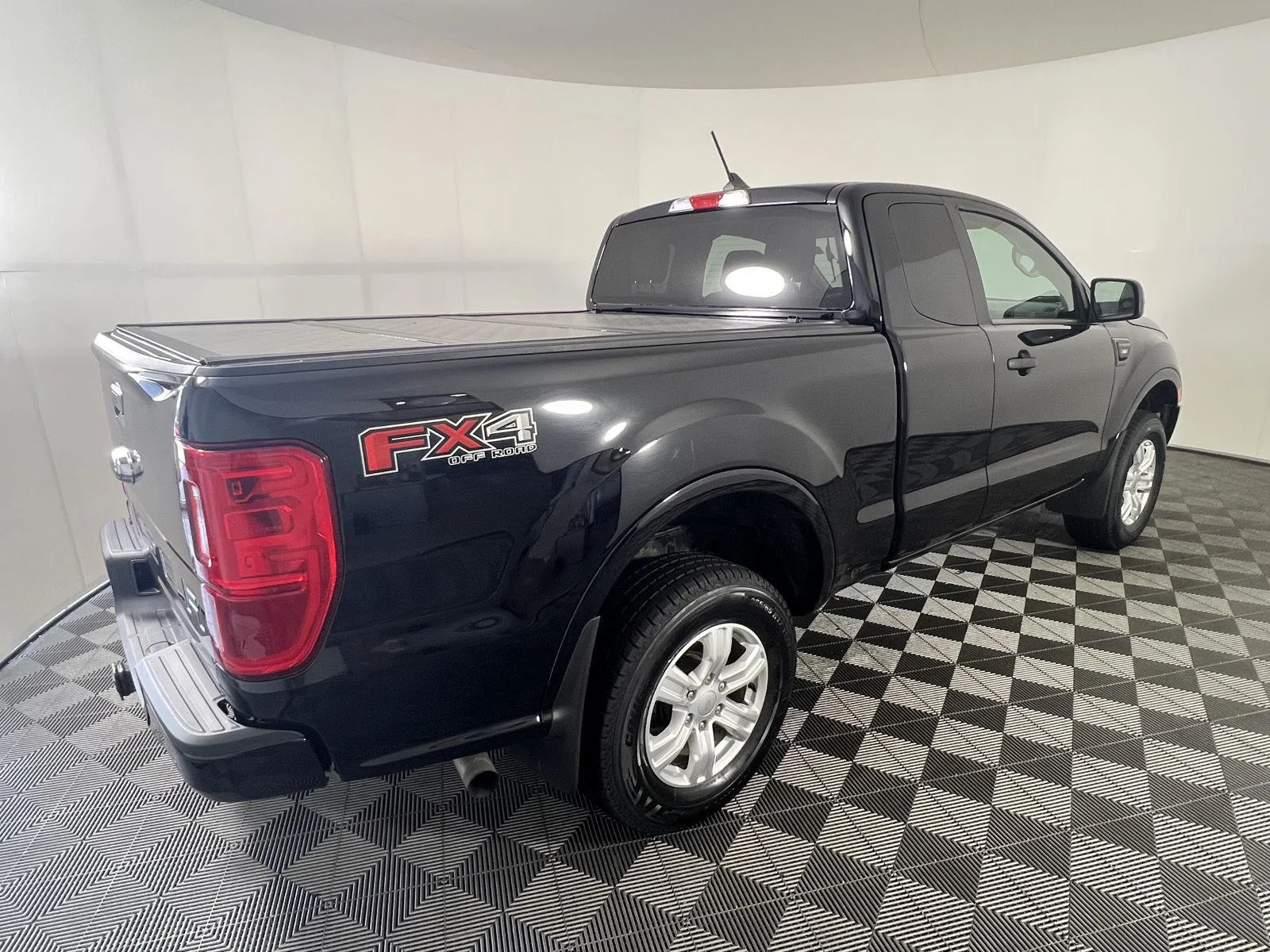Used 2022 Shadow Black Ford XLT image 8