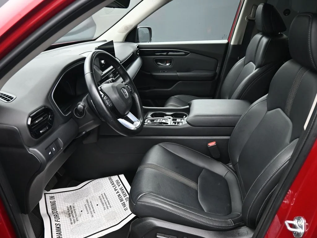 Used 2023 Red Honda EX-L image 11