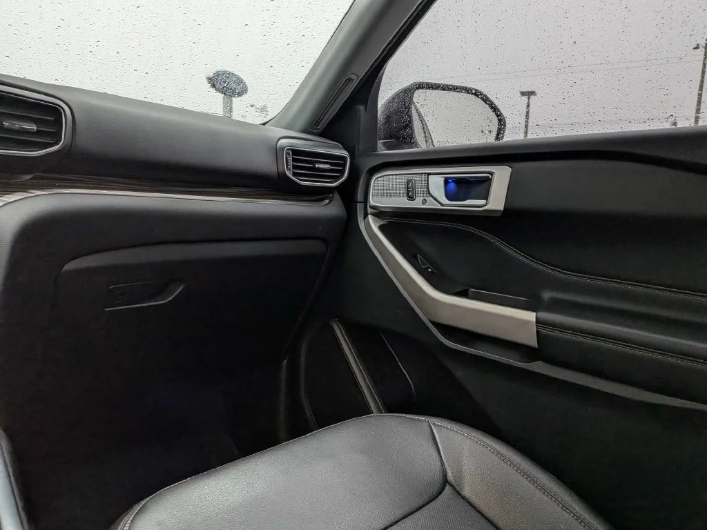 Certified Used 2023 Oxford White Ford Limited image 17