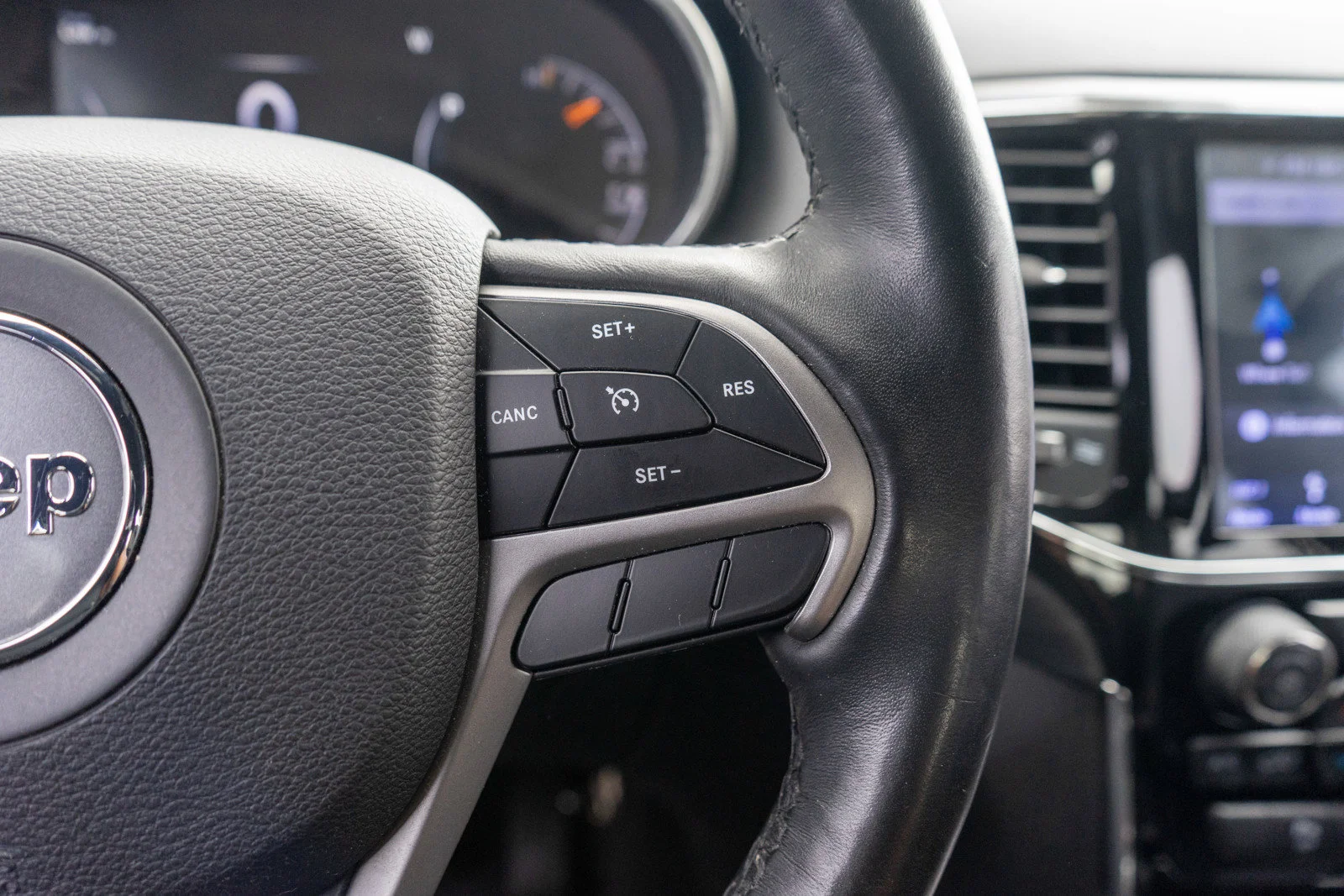 Used 2019 Bright White Clearcoat Jeep Altitude image 26