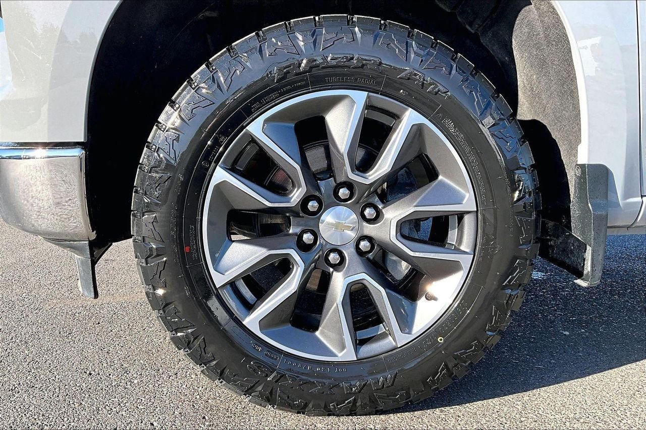 Used 2024 Slate Gray Metallic Chevrolet 4WD Crew Cab Short Bed LT with 2FL image 35