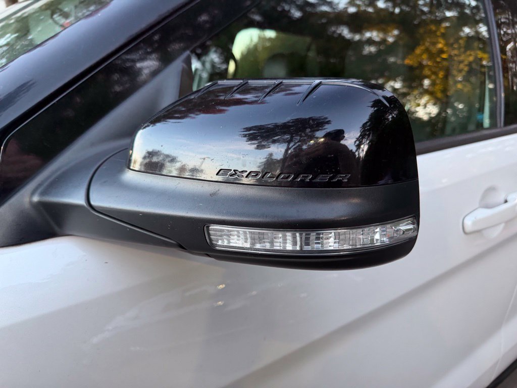 Used 2015 White Platinum Clearcoat Metallic Ford Sport image 11