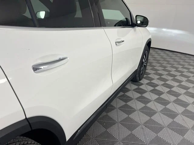 New 2026 Polar White Mercedes-Benz GLA 250 image 52