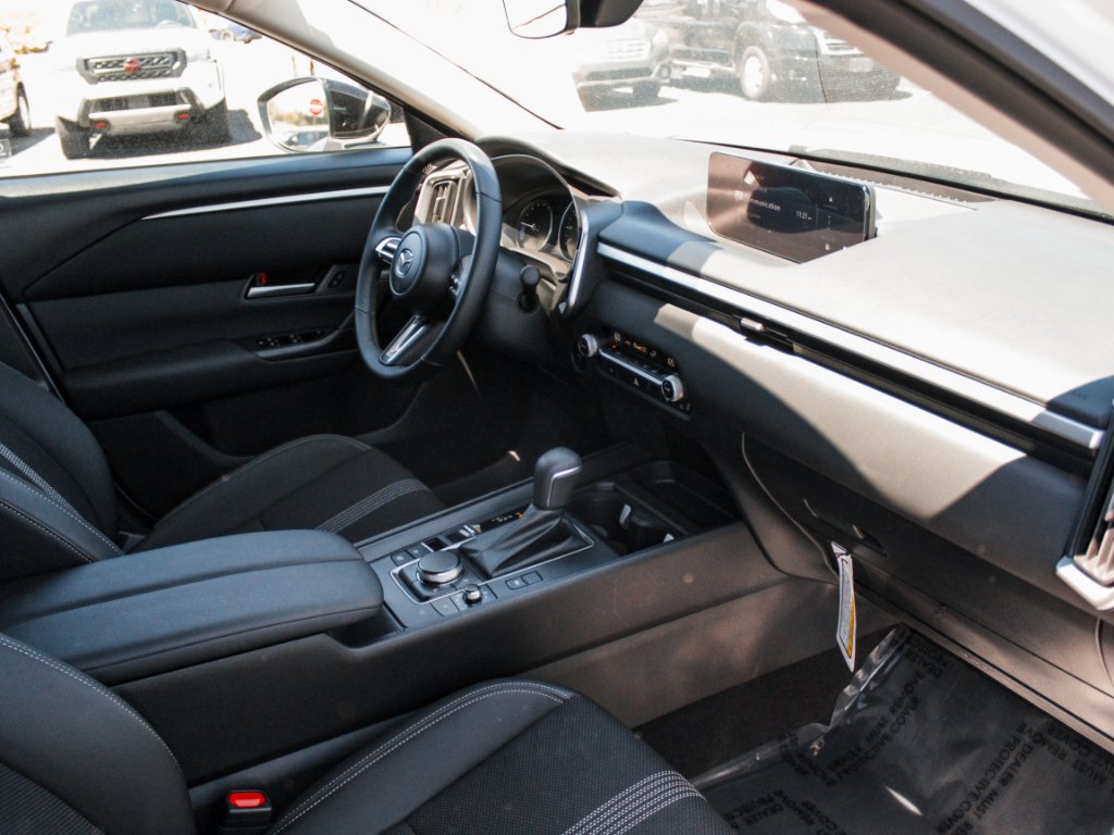 Used 2026 Wind Chill Pearl Mazda Premium image 31
