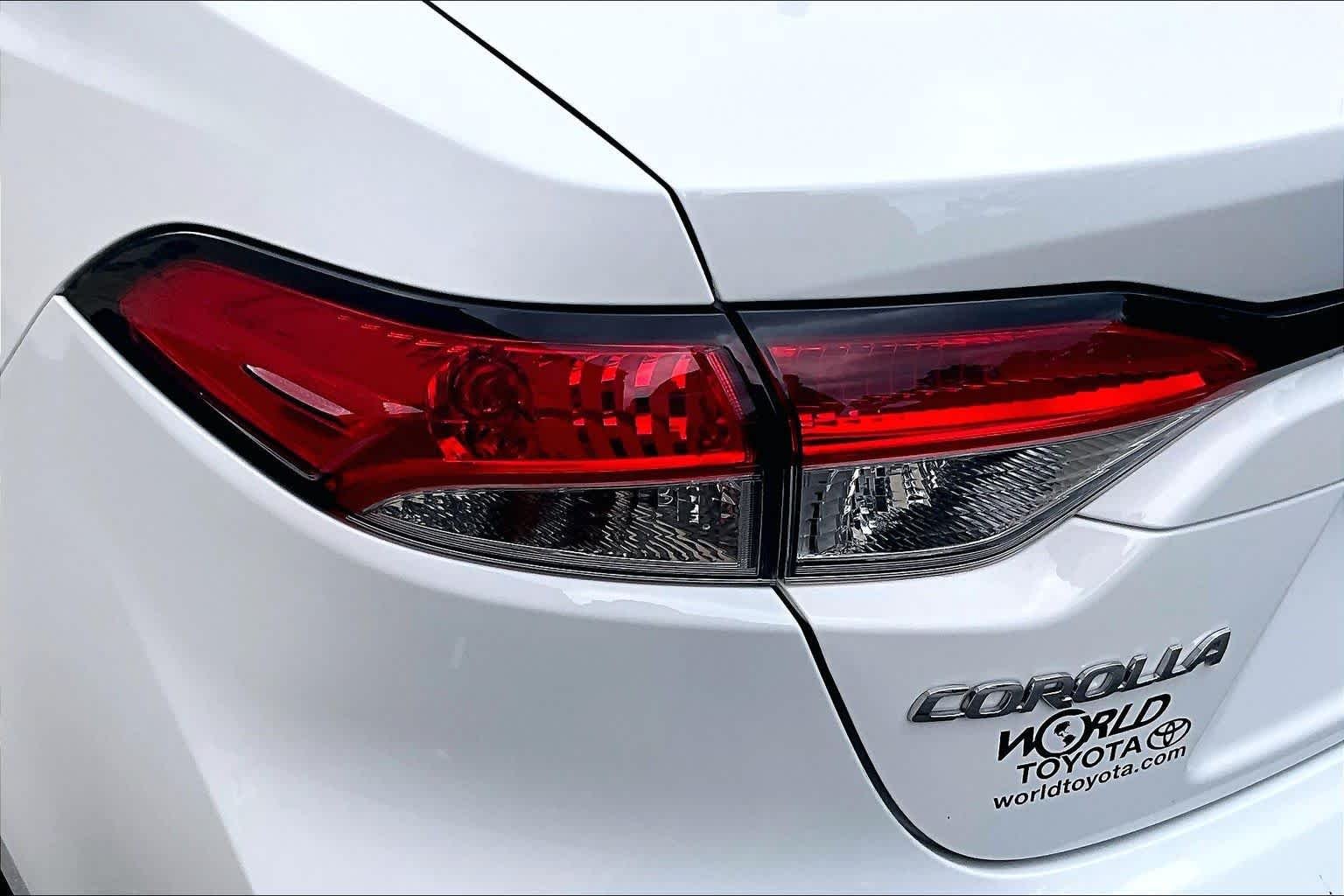Used 2024 Ice Cap Toyota LE image 29