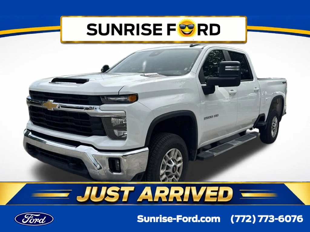 Certified Used 2025 Summit White Chevrolet LT image 1