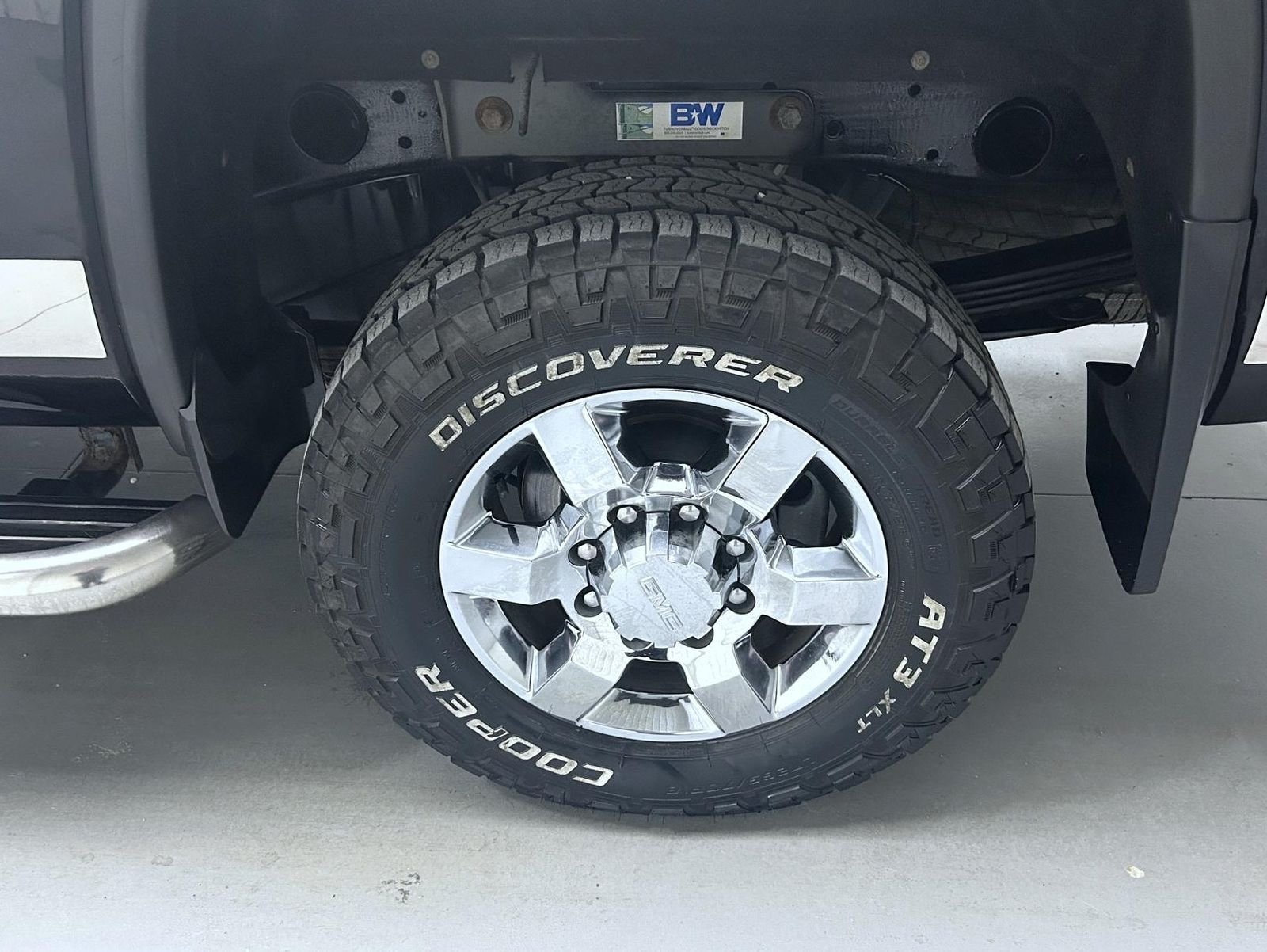 Used 2018 Black GMC SLT image 22