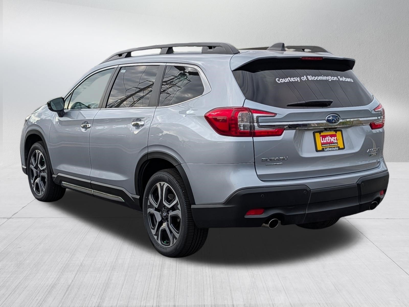 Certified Used 2025 Ice Silver Metallic Subaru Touring image 5