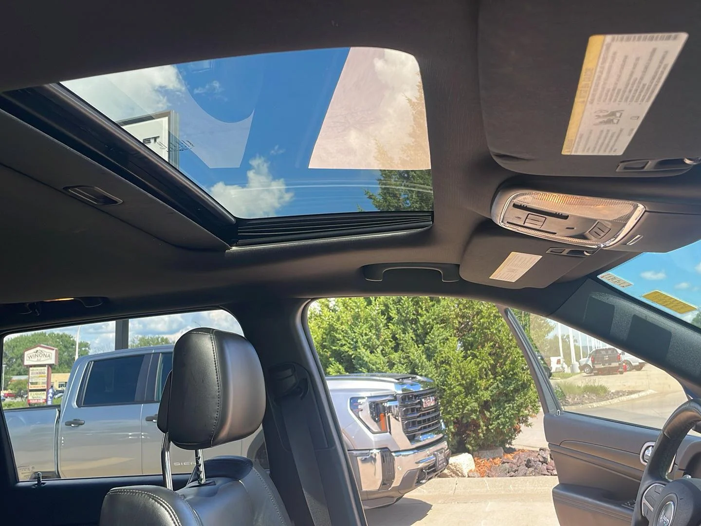 Used 2015 Gray Jeep Altitude image 18
