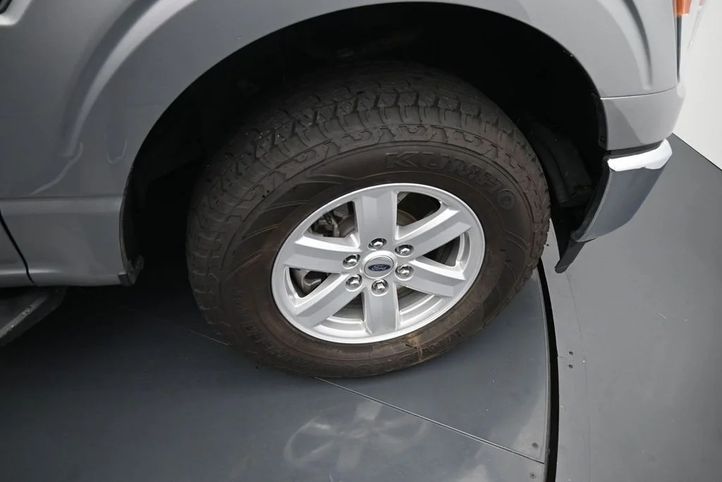 Used 2022 Silver Ford XLT image 10