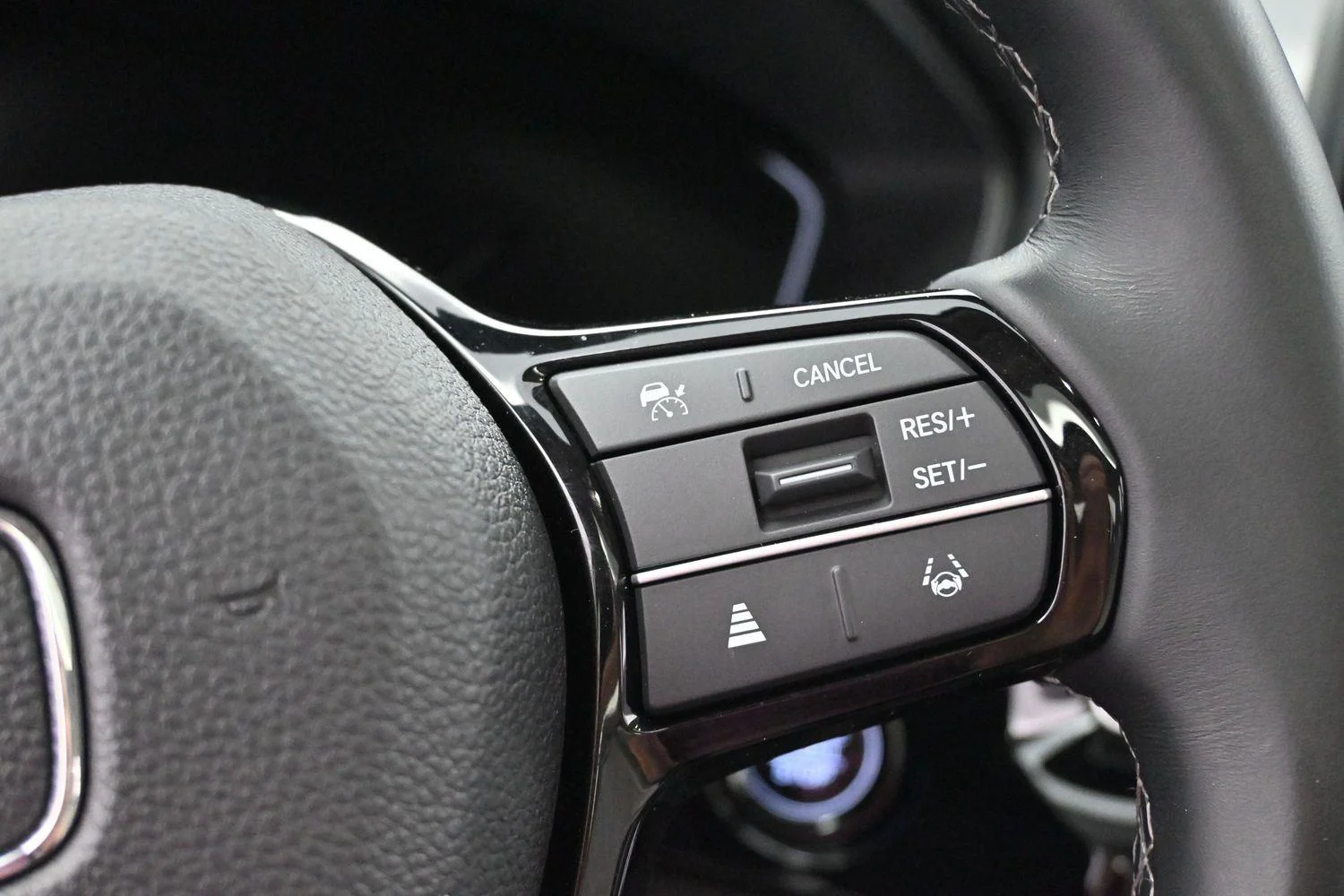 Used 2022 Platinum White Pearl Honda EX image 18