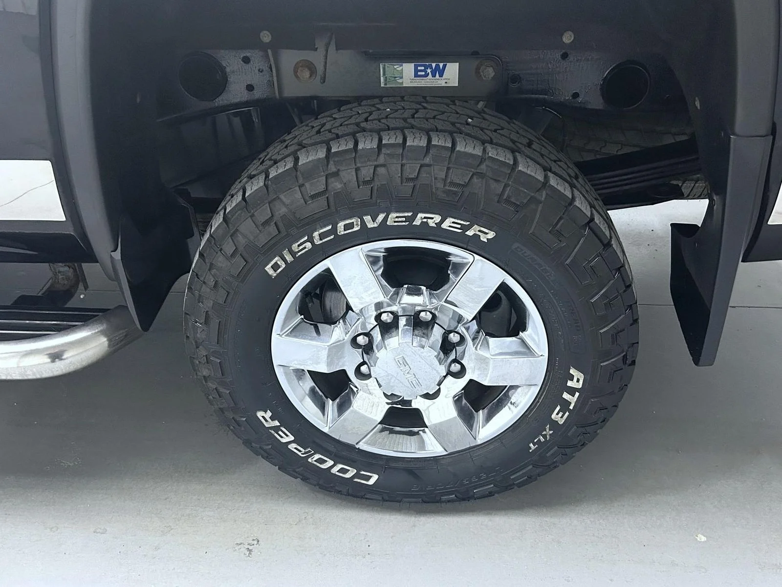 Used 2018 Black GMC SLT image 22