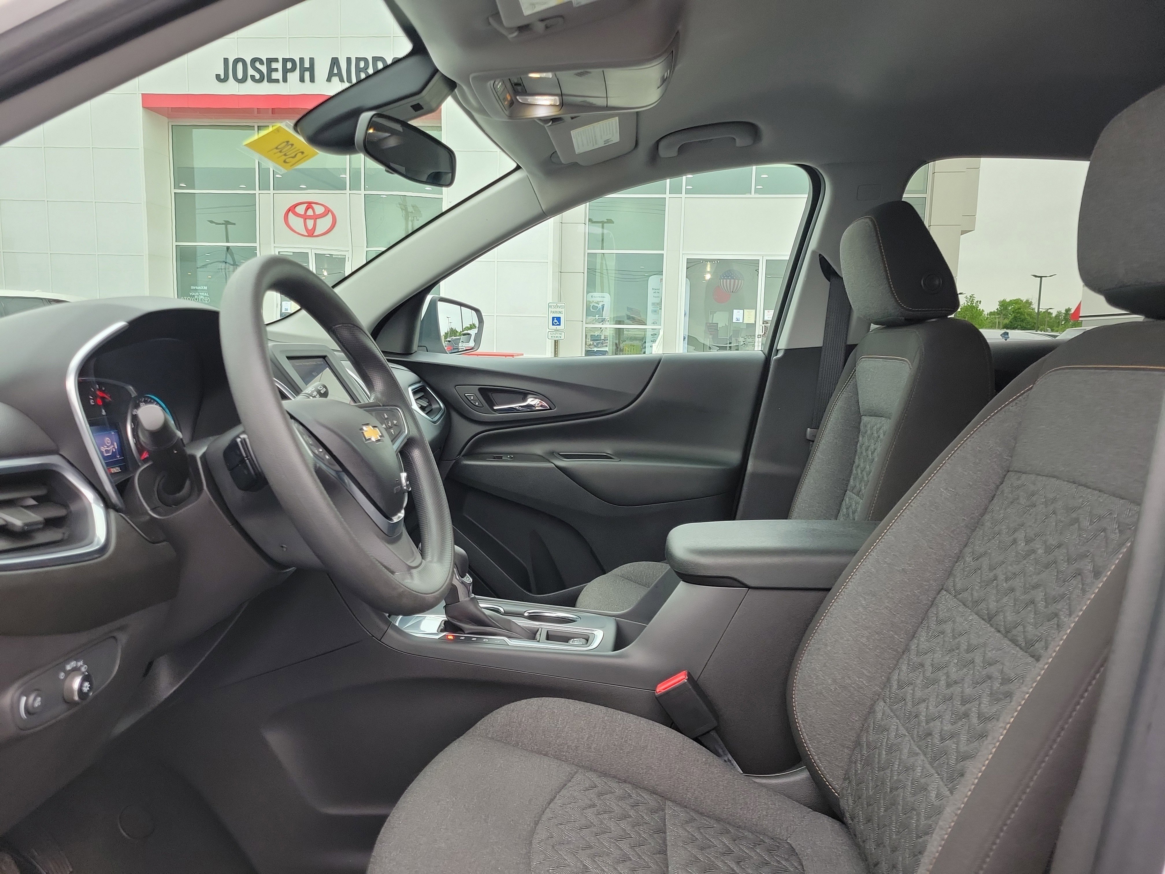 Used 2022 Summit White Chevrolet LT image 14
