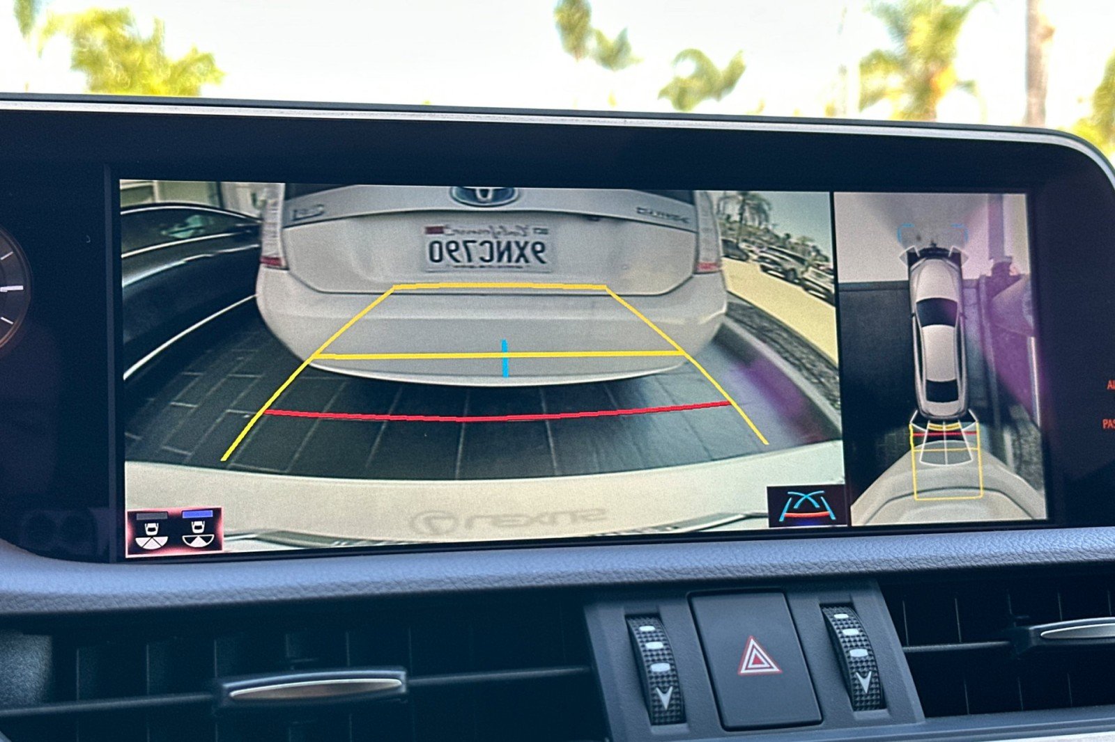 Used 2019 WHITE Lexus ES 300h image 19