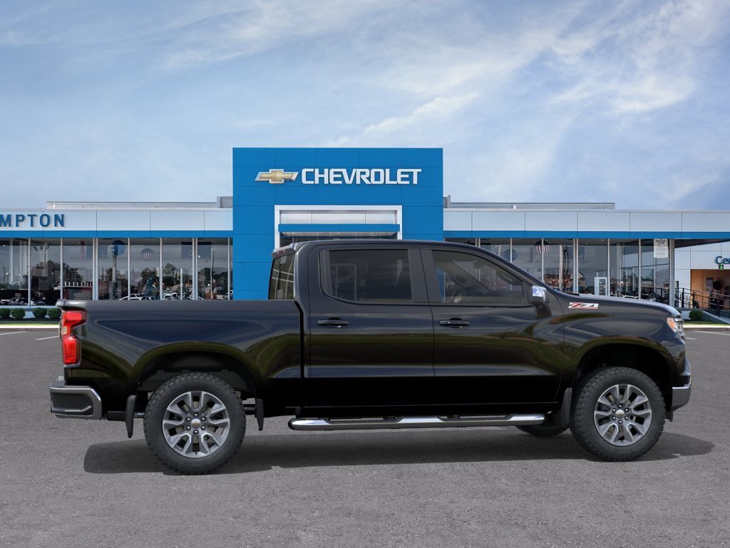 2026 Chevrolet Silverado 1500 LT Crew Cab Pickup Slide 4