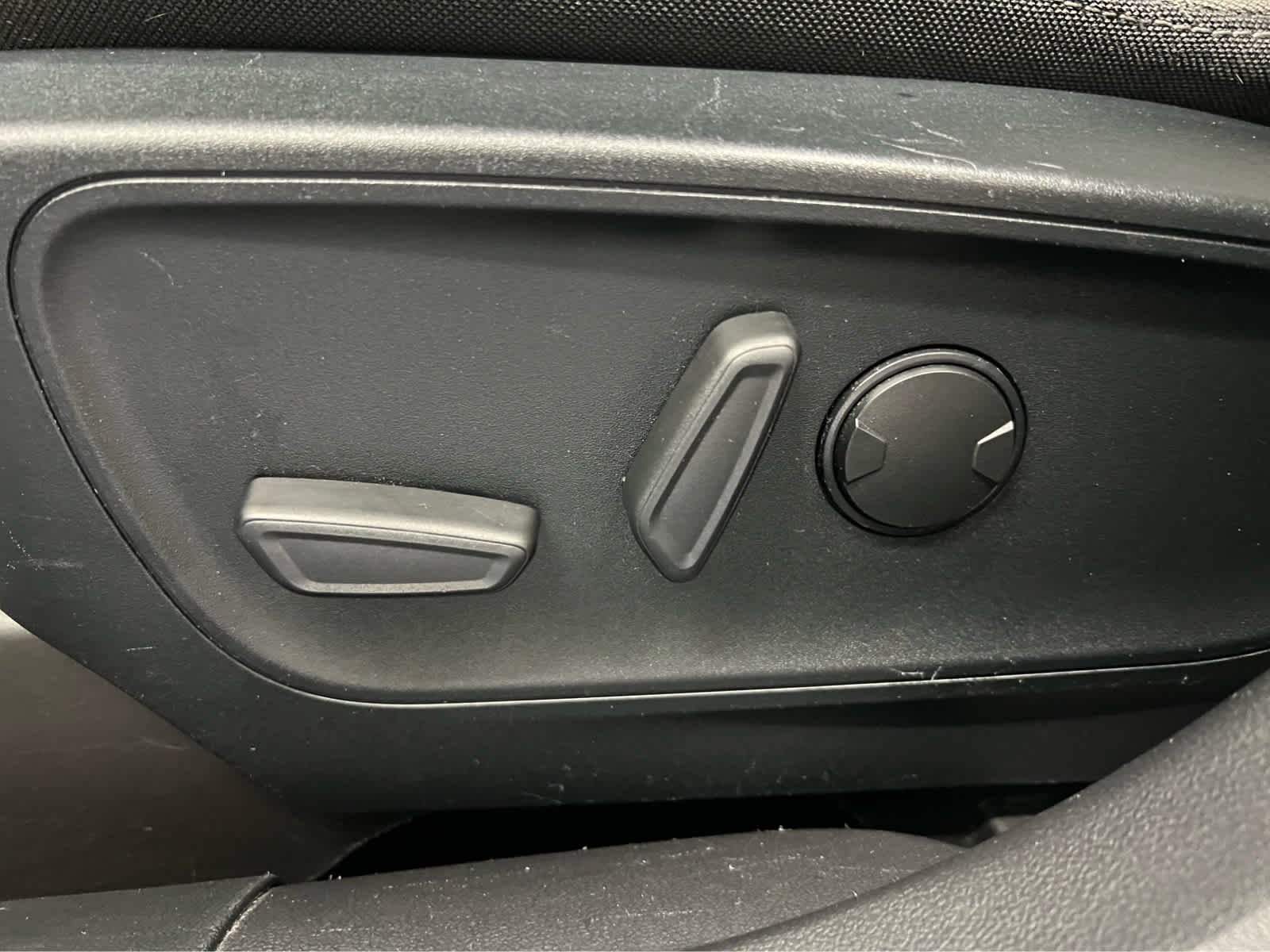 Used 2021 Oxford White Ford SE image 13