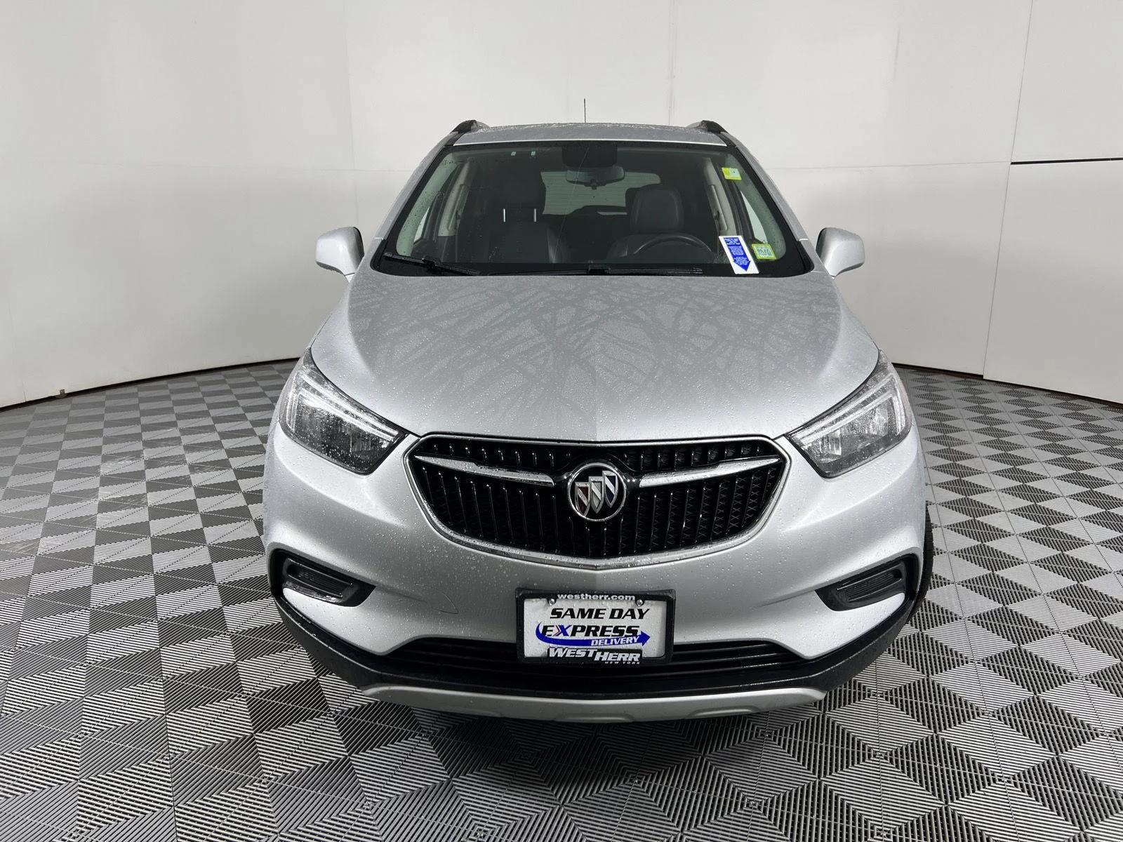 Used 2022 Quicksilver Metallic Buick Preferred image 5