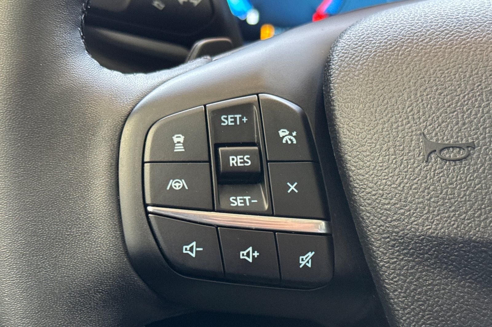 Used 2025 White Ford Badlands image 31
