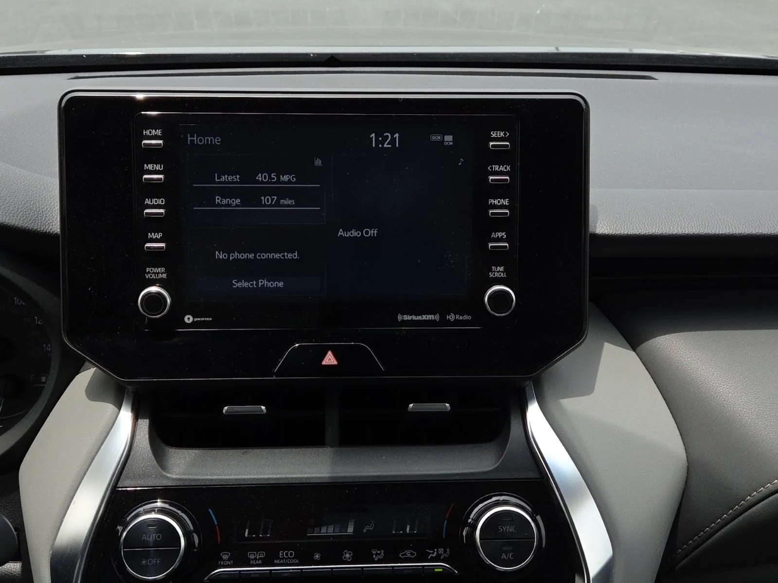 Used 2022  Toyota LE image 6