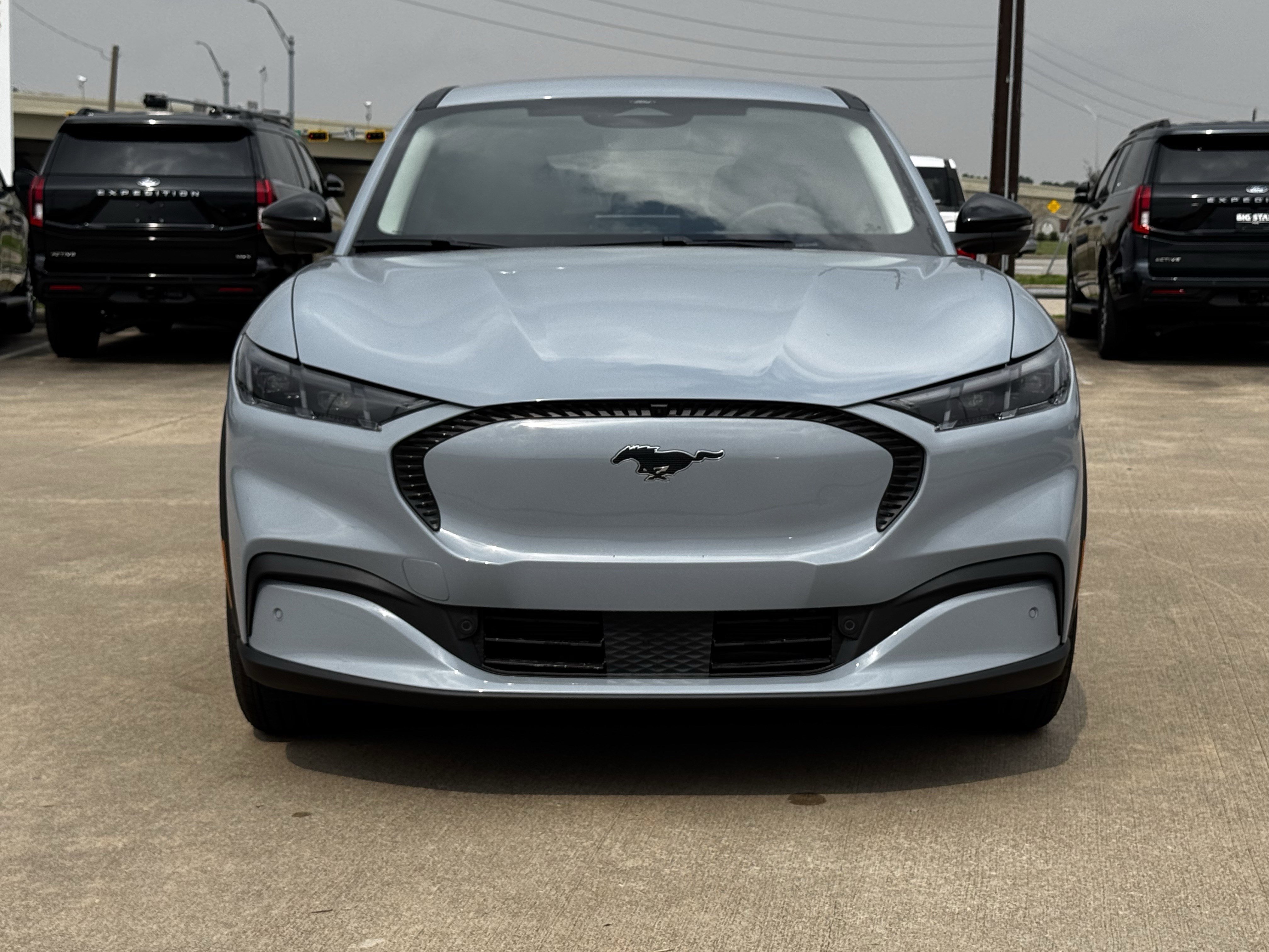 New 2026 Glacier Gray Metallic Tri-coat Ford Select image 3