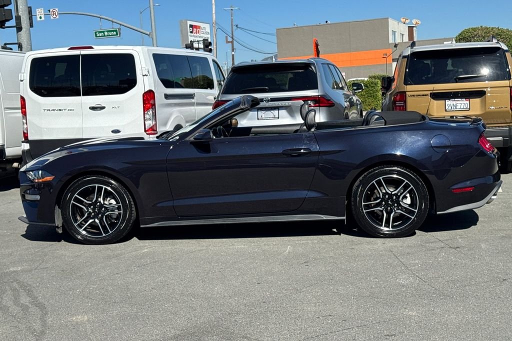 2023 Ford Mustang EcoBoost Premium photo 3