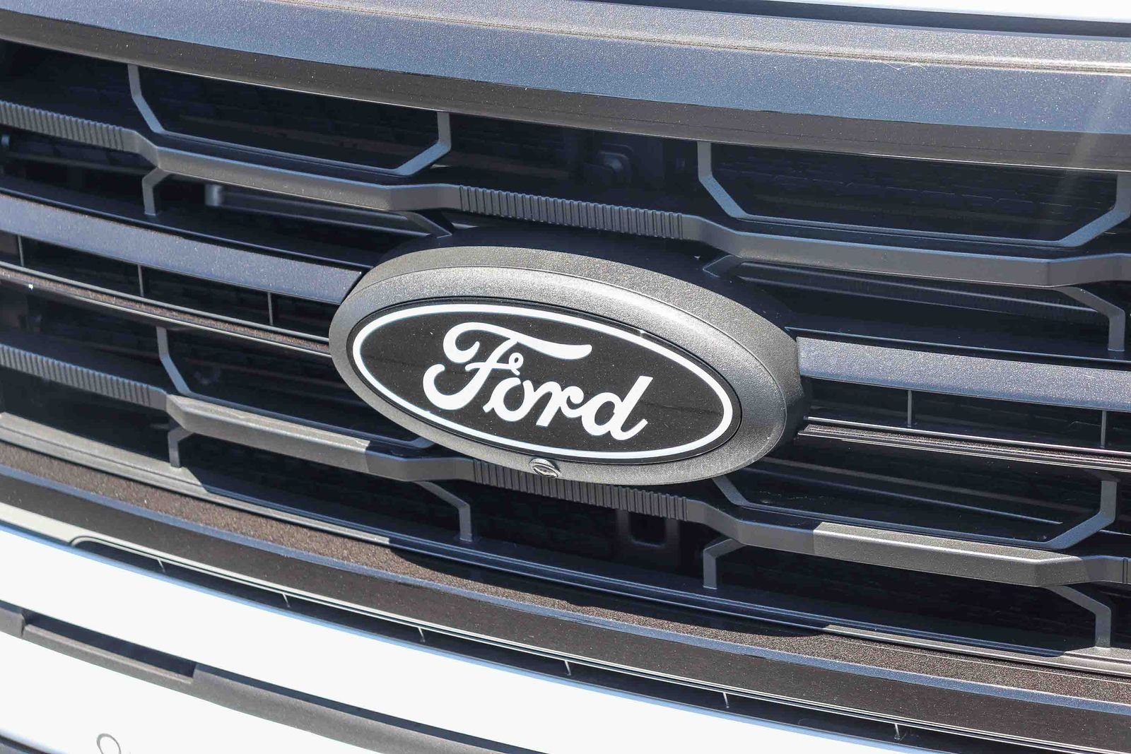 New 2026 Oxford White Ford XLT image 11