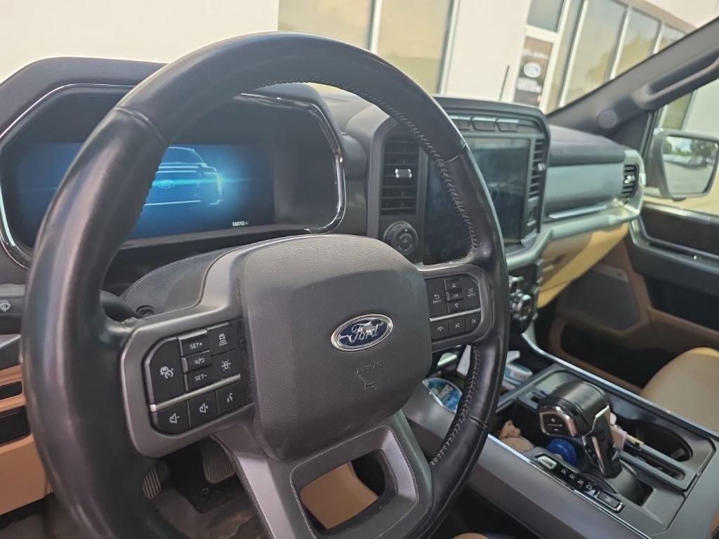 Used 2022 White Ford Lariat image 9