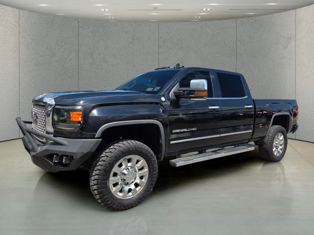 Used 2015 Black GMC Denali image 9