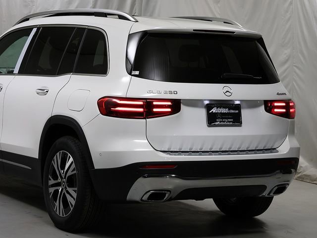 New 2026 Polar White Mercedes-Benz GLB 250 image 36