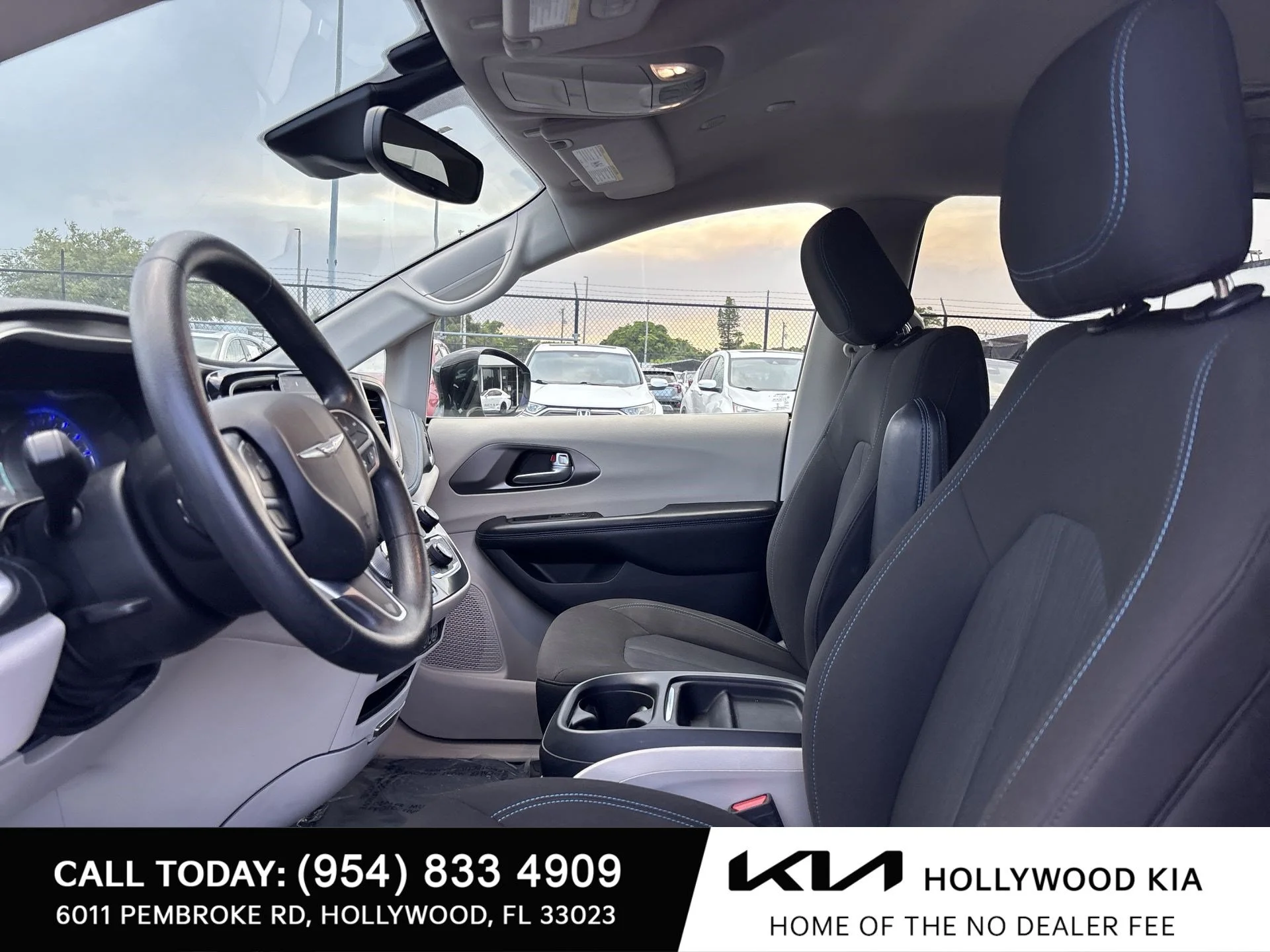 Used 2021 Brilliant Black Crystal Pearlcoat Chrysler Touring image 13