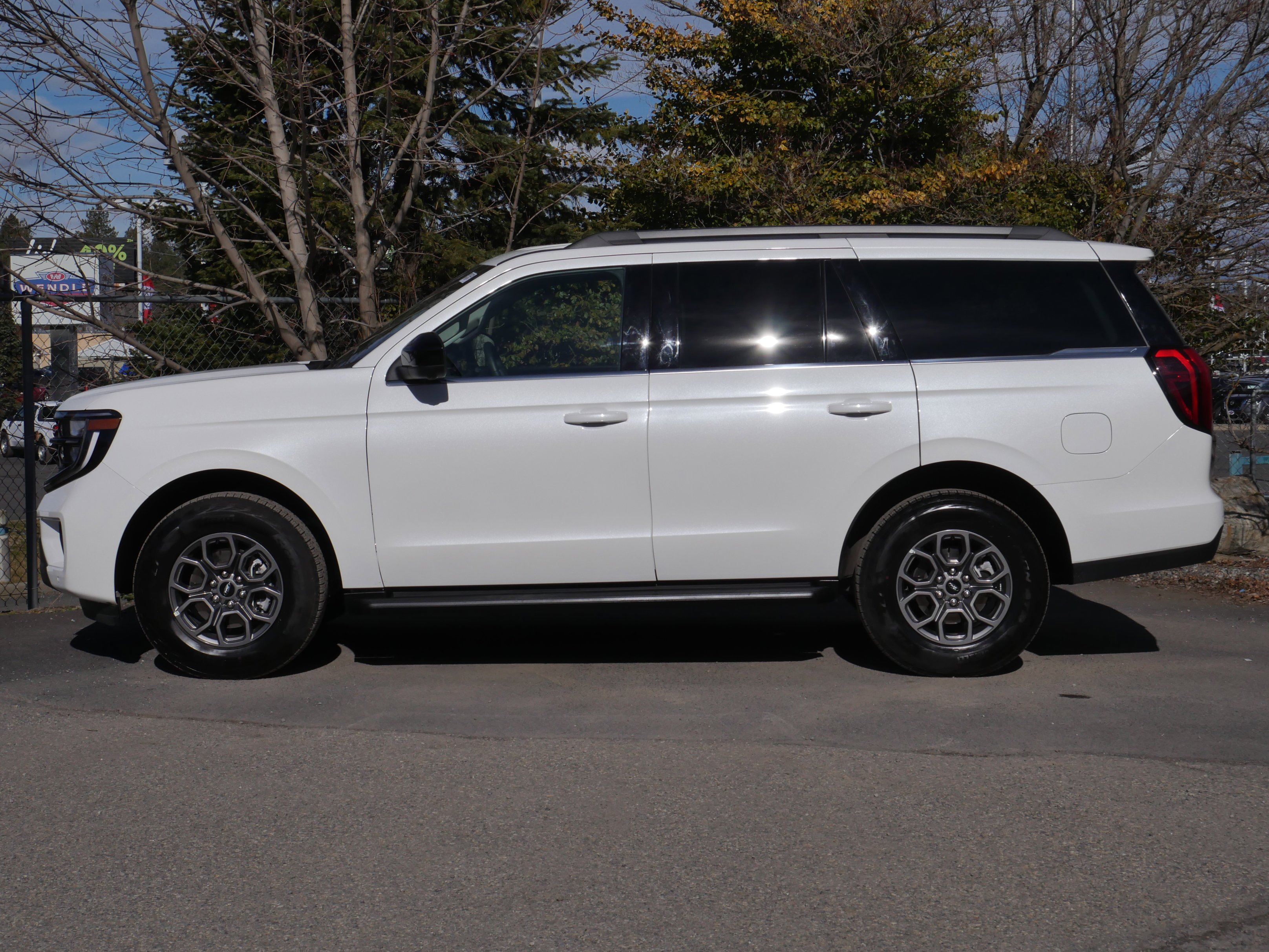 Certified Used 2025 Star White Ford Active image 16