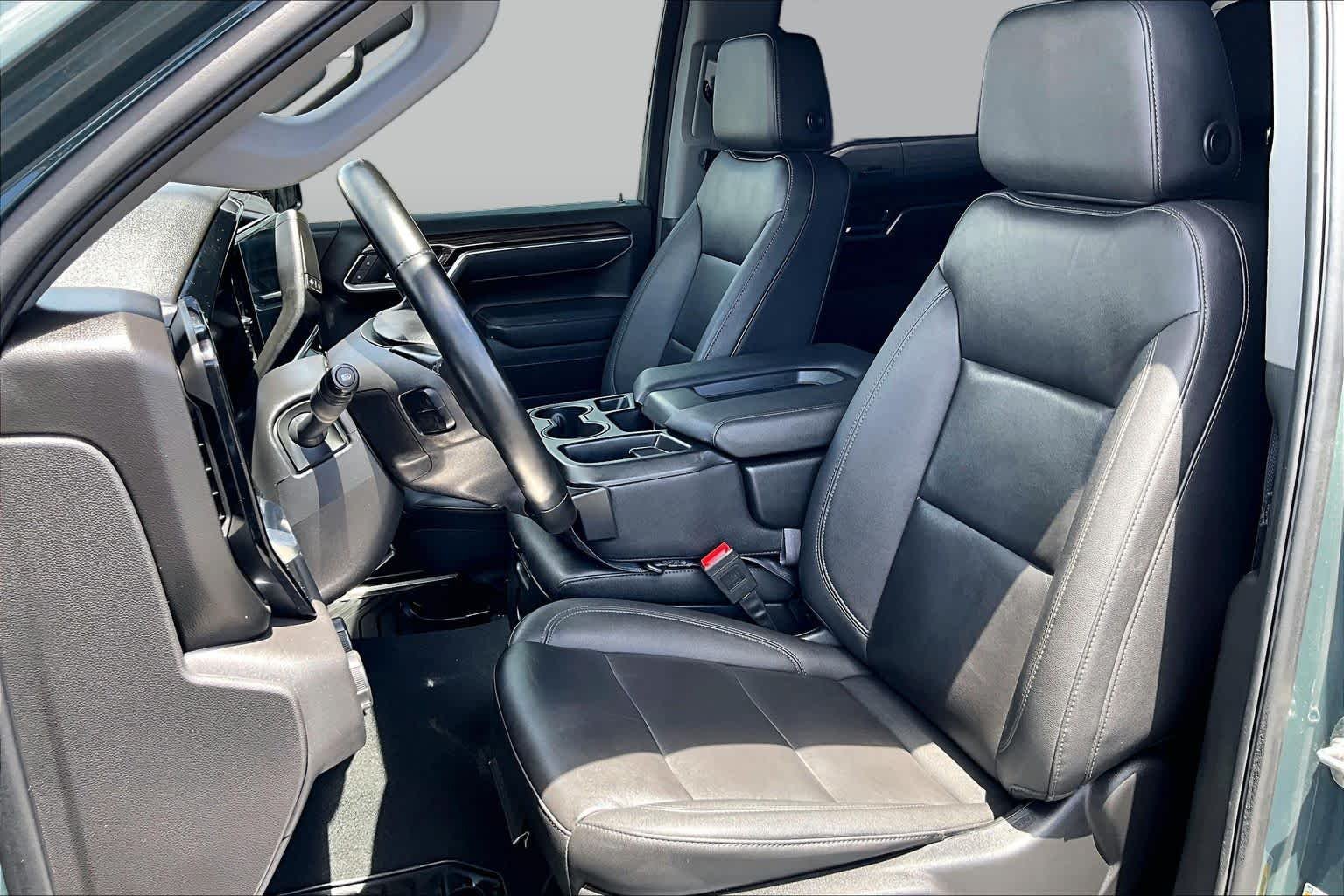 Used 2025 Cypress Gray Chevrolet LT image 8