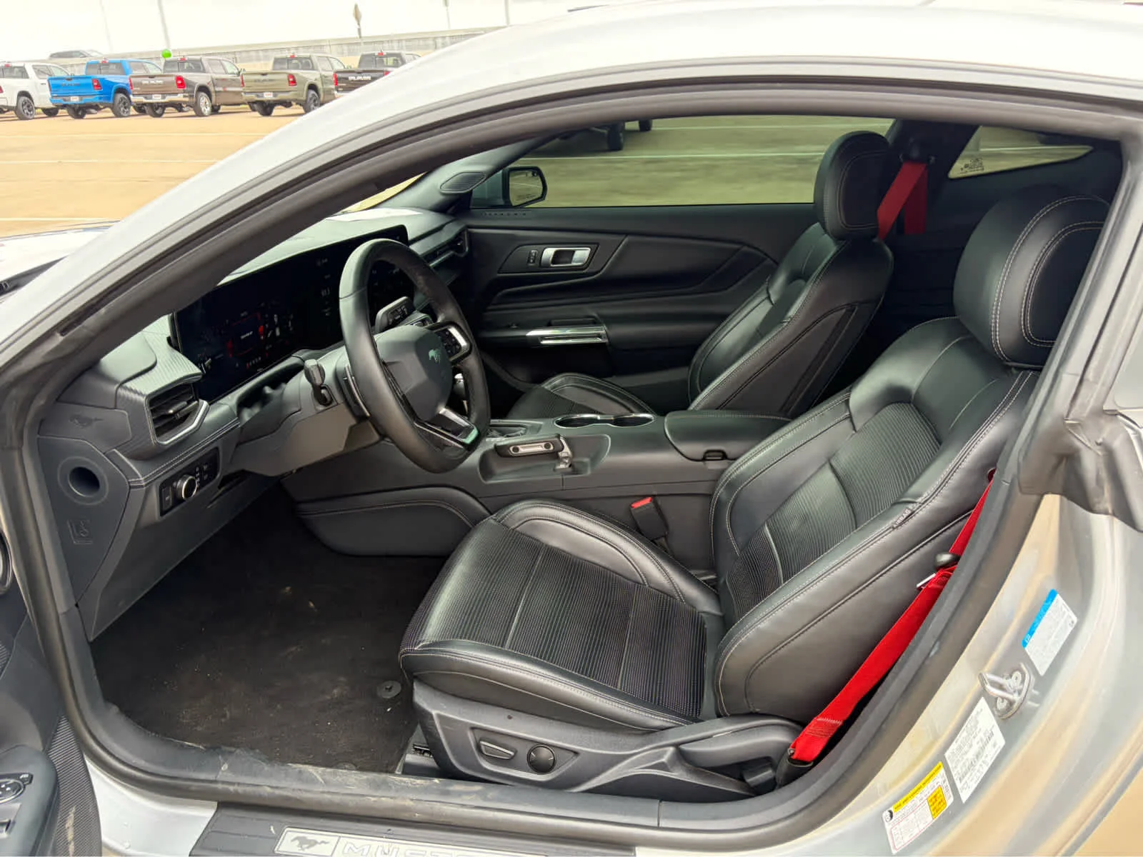 Used 2024 Iconic Silver Metallic Ford GT Premium image 12