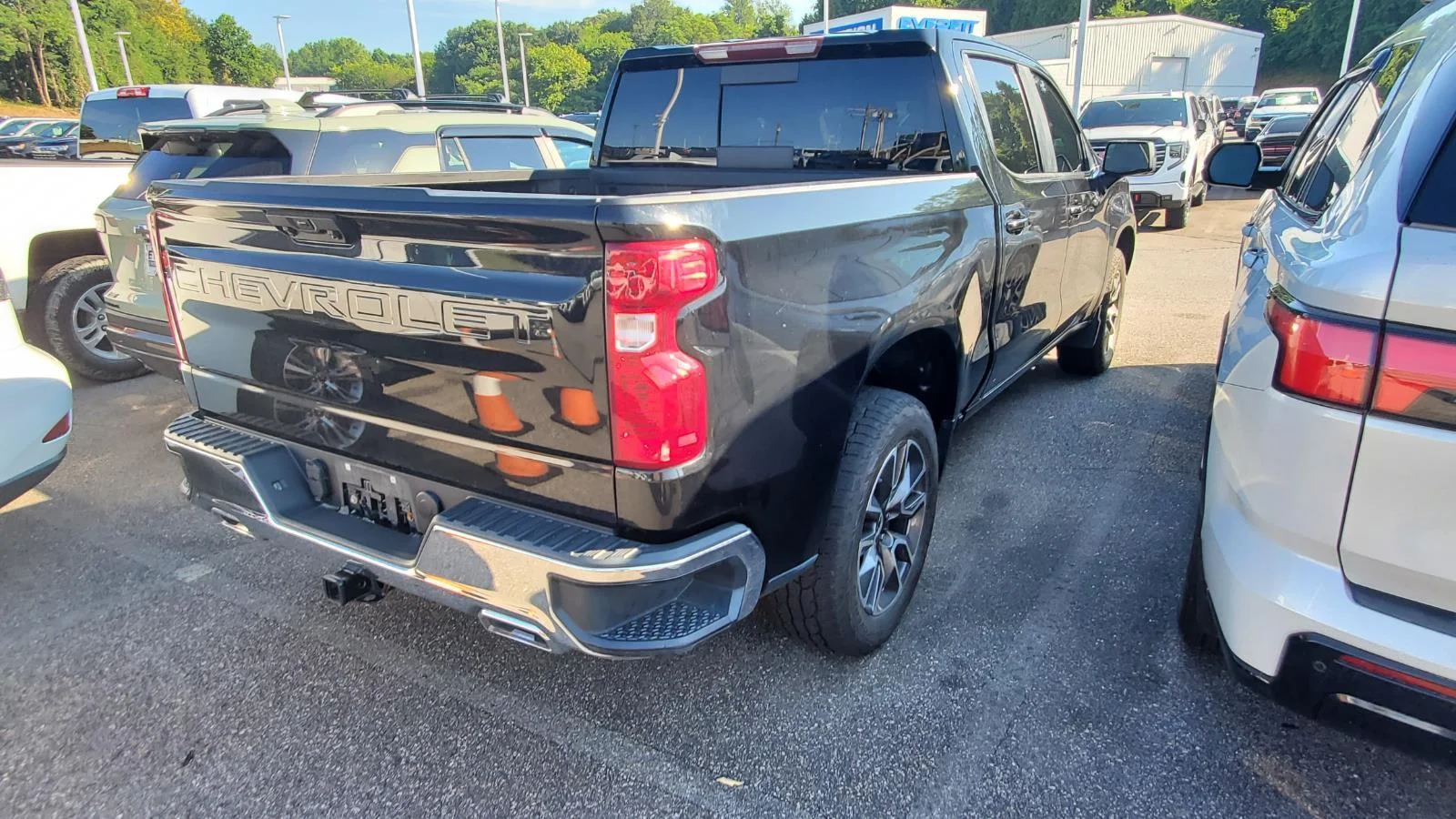 Used 2022 Black Chevrolet LT image 9
