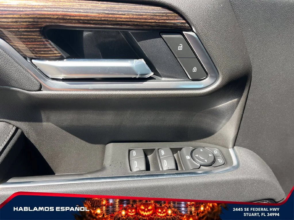 New 2026 Sterling Metallic GMC Elevation image 17