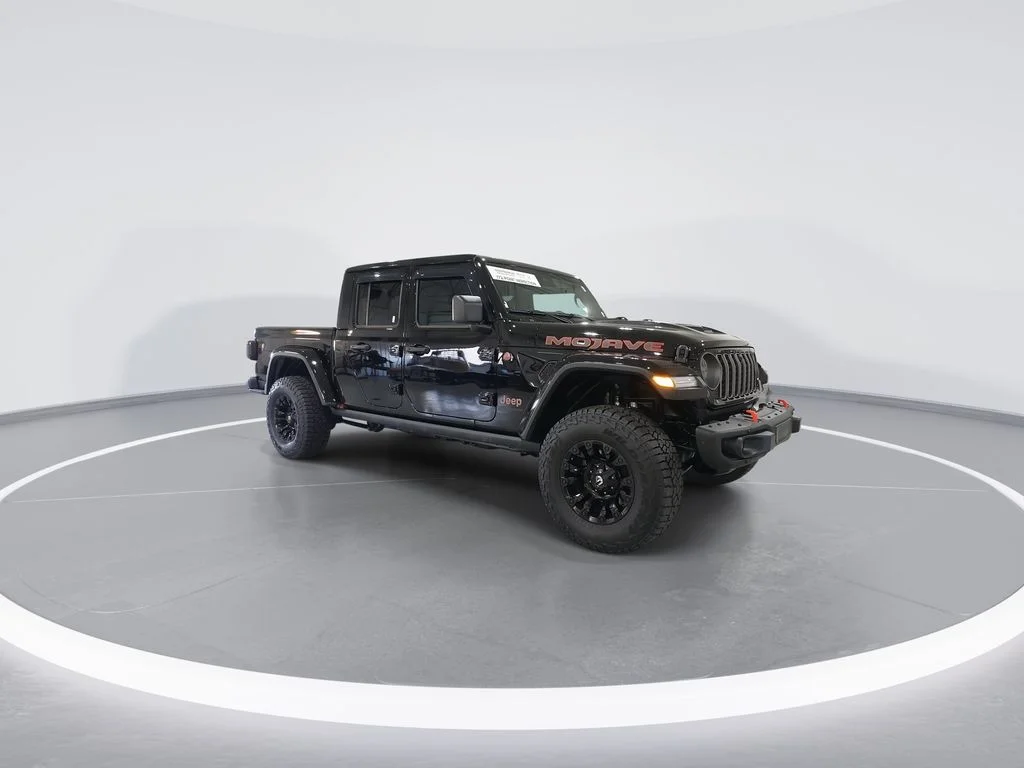 Used 2025 Black Jeep Mojave image 2