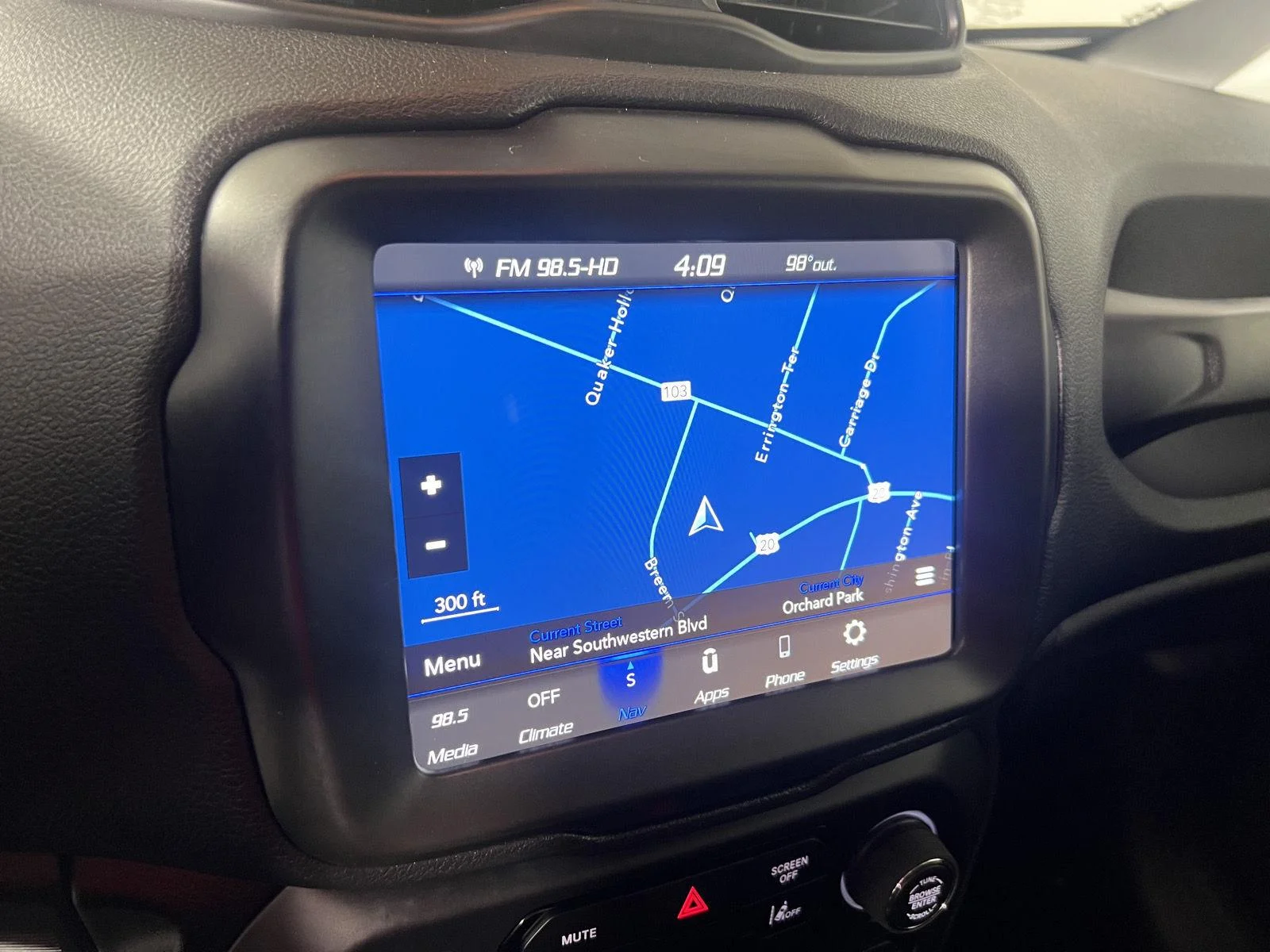 Used 2023  Jeep Upland image 24