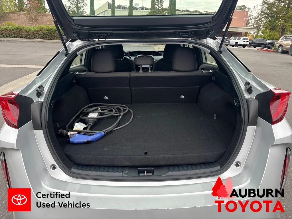 Certified Used 2020 Classic Silver Metallic Toyota LE image 27