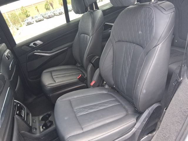 Used 2024 Gray BMW xDrive40i image 16