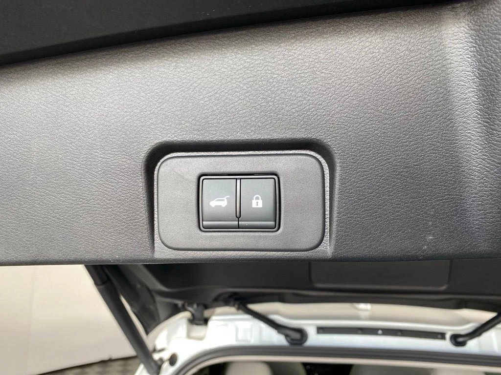 Used 2025 White Pearl Nissan SV image 20