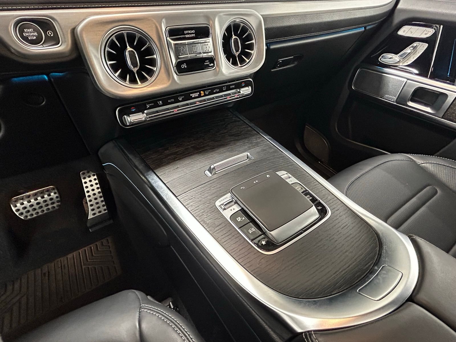 Used 2025 Obsidian Black Metallic Mercedes-Benz G 550 image 24